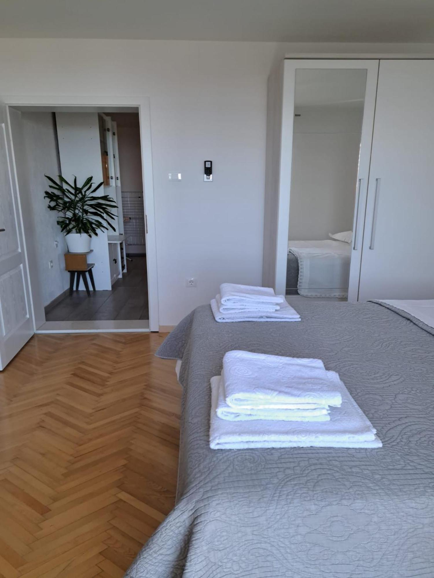 Apartman Adriatic Pavlinovic - Makarska Extérieur photo
